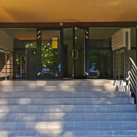 The Golden Waves - Family In 公寓