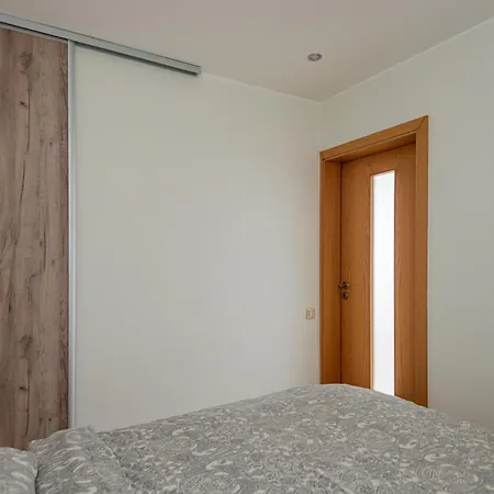 The Golden Waves - Family In דירה *