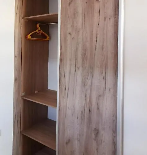 The Golden Waves - Family In *